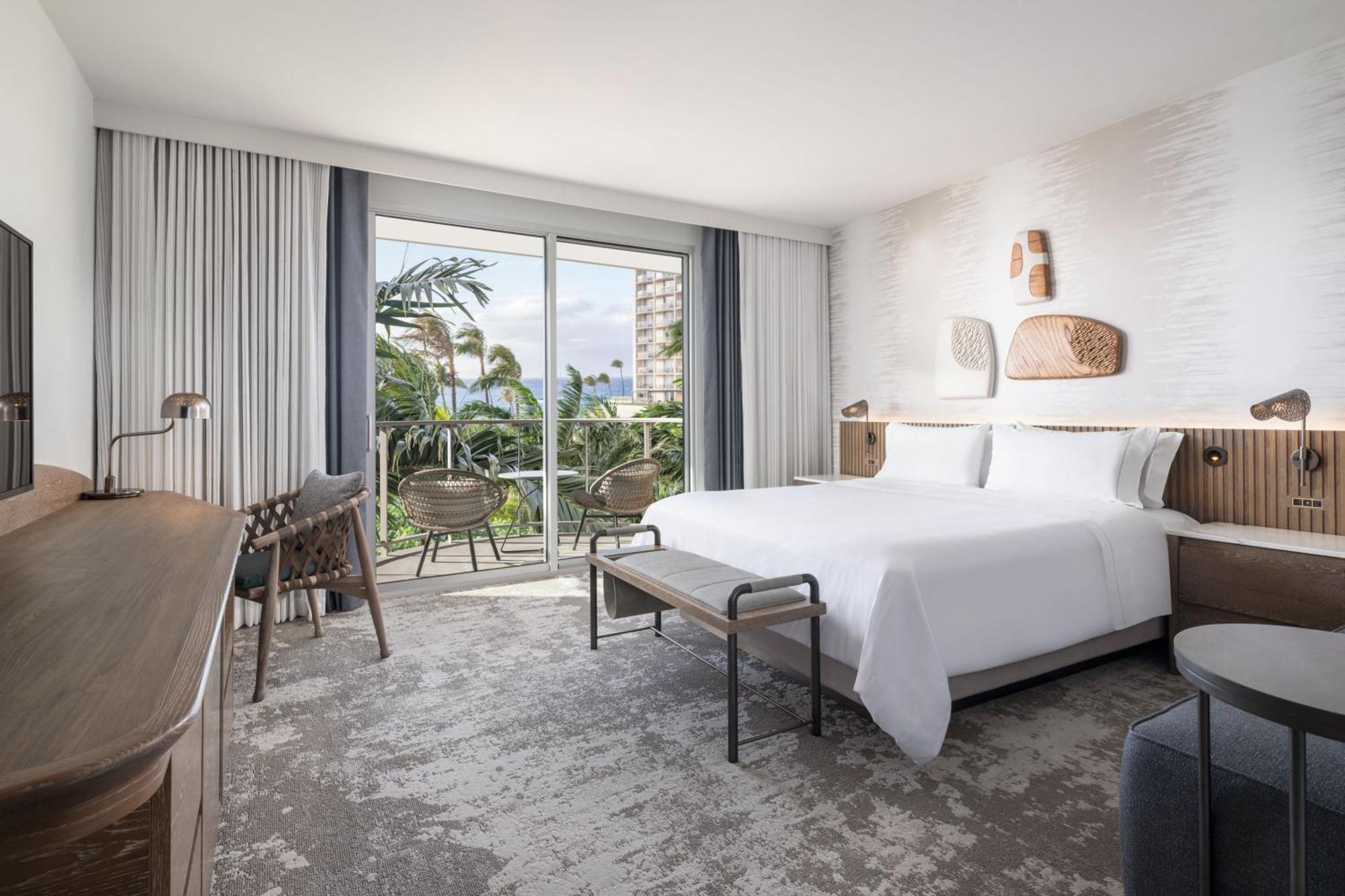 Kukahi King Room Ocean View Mid Floor